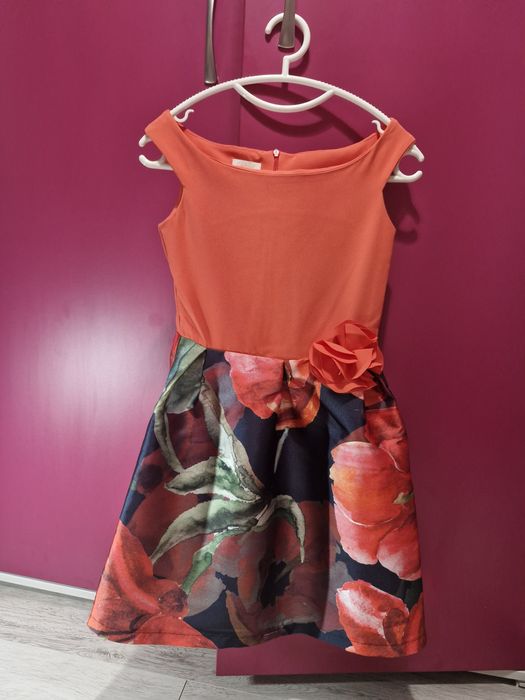 Детски рокли в отлично състояние