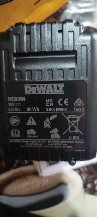 Оригинална батерия Dewalt 5 AMP внос от Англия
