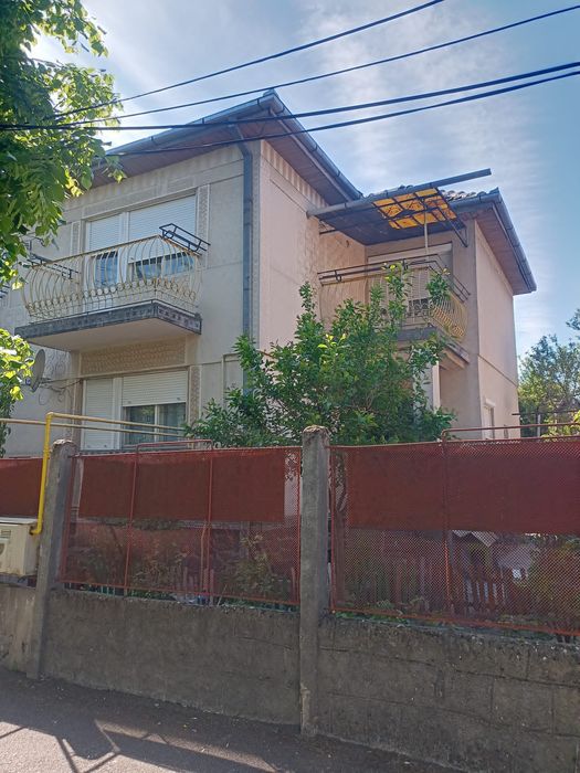Inchiriez casa zona stadion olimpia