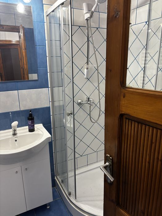 Închiriez garsoniera confort 1