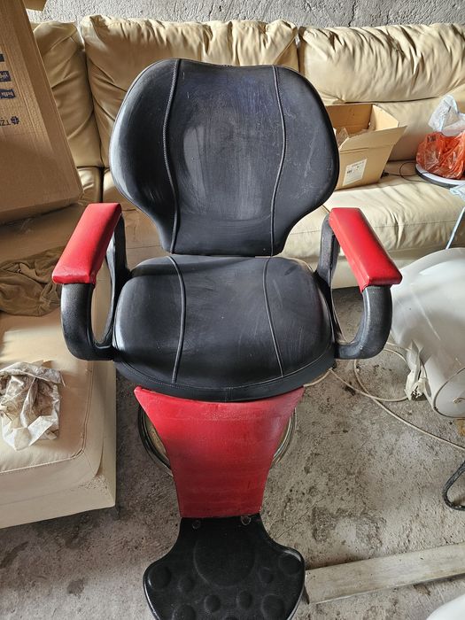 Scaun frizerie nou întreținut