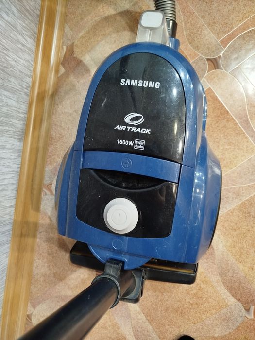 Продам Пылесос продам