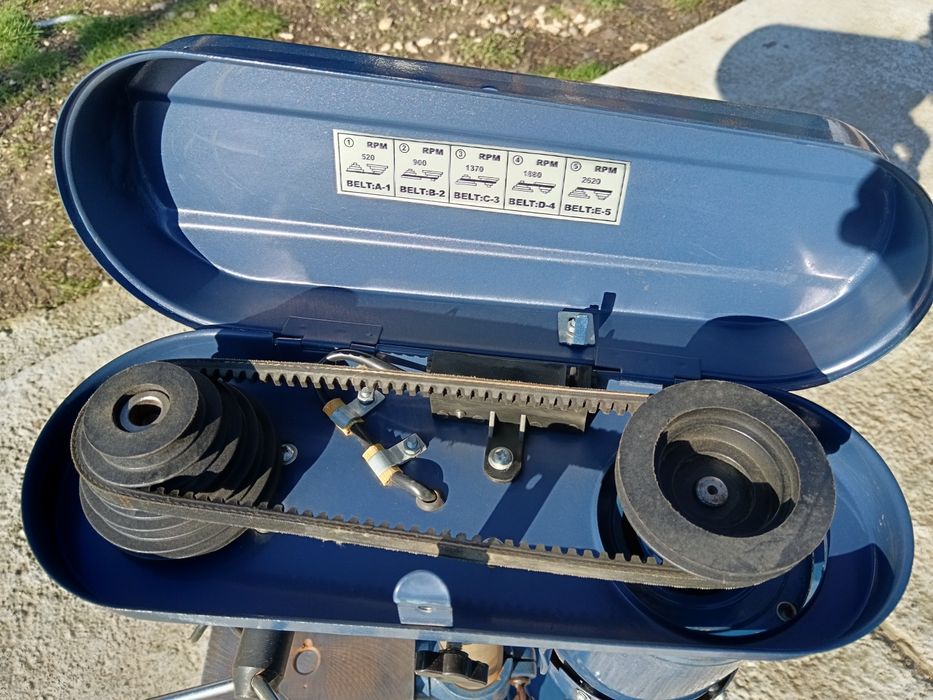 Bormașina de banc, cu coloană, motor 350W