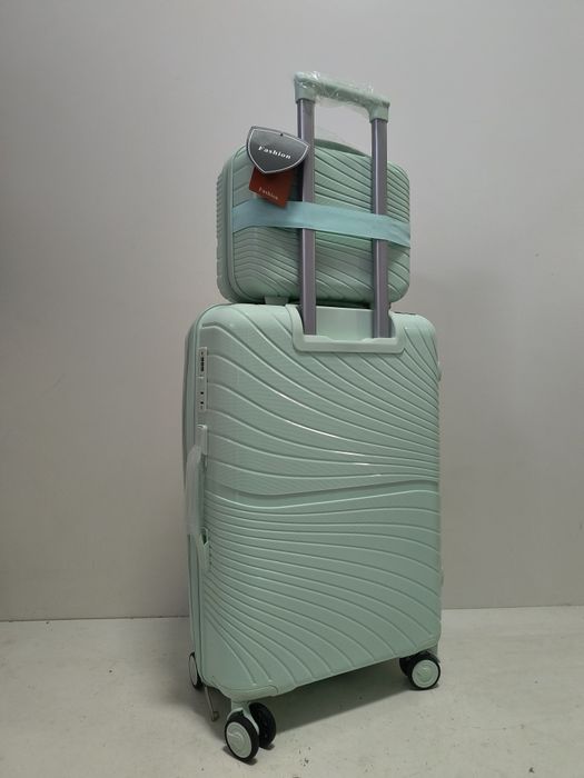 Куфари комплект - 2 части (среден размер +чанта) от полипропилен / без