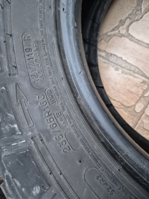 Vând cauciucuri 235/65/16 C M+S seturi de câte 2buc Import Germania
