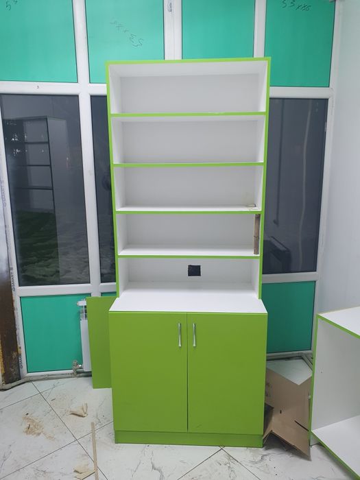 Шкафы с полочкой