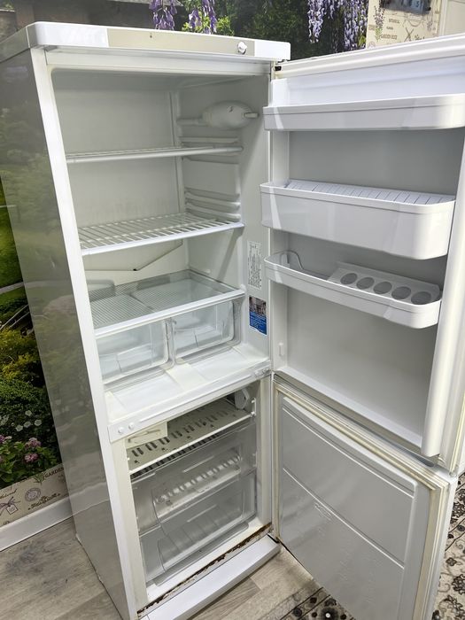 Продам Холодильник с Машинкой