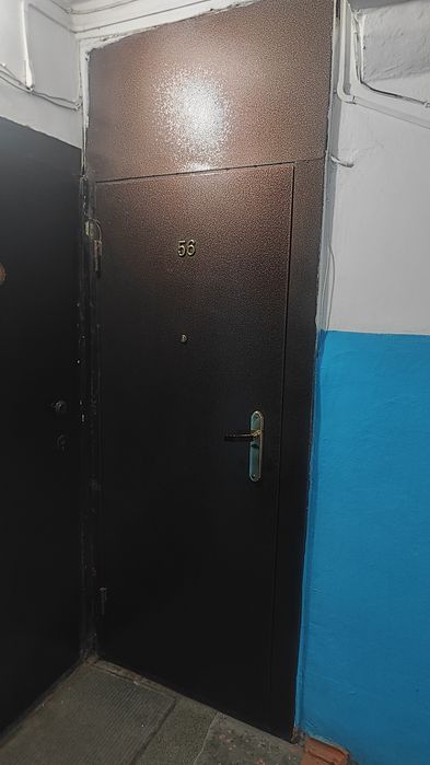 Продам входную дверь