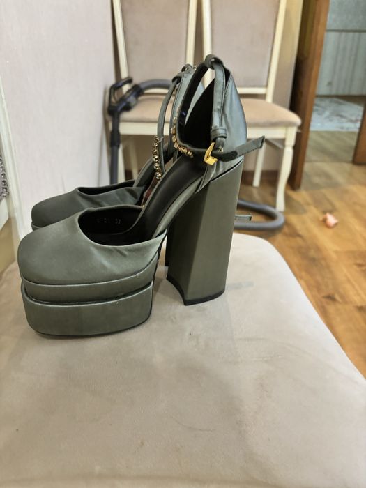 Туфли 5000тг. 37 размер