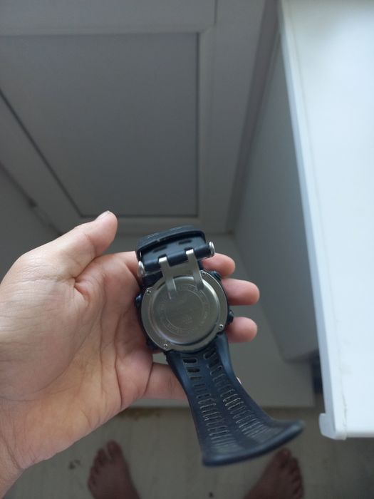 Продам часы на батарейках