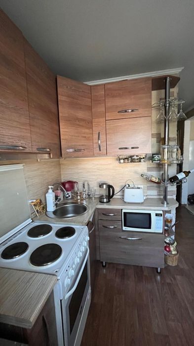 продам кухонную мебель