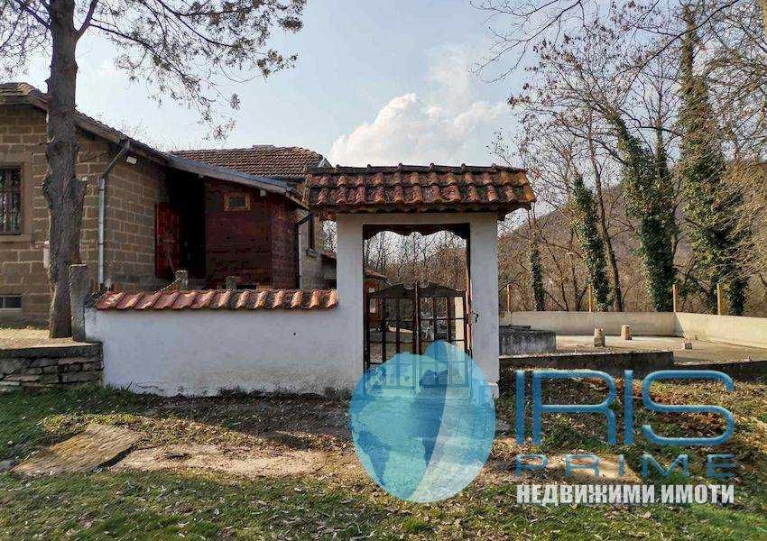 Продава се Къща в Шумен, Център - 125 кв.м за 1760 €/кв.м - Снимка #2