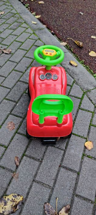 Проходилка, столче за хранене и кола за бутане