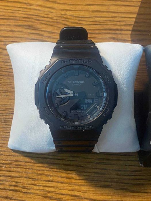 Casio G-Shock GA-2100 («CasiOak»)
