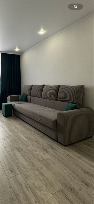 Диван в зал российский