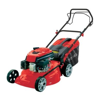 Бензиновая газонакасилка самаходная