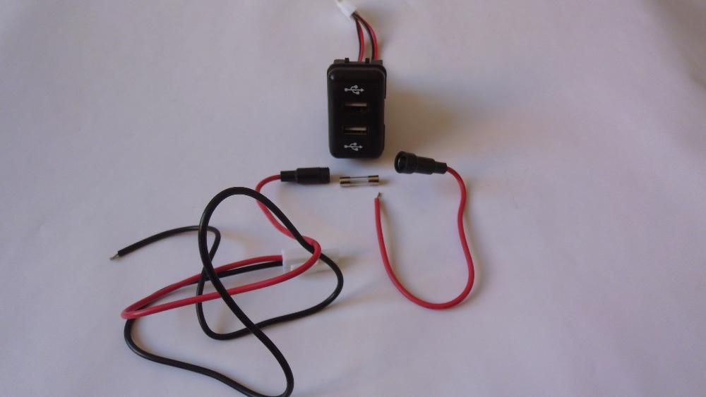 USB УСБ зарядно за вграждане за VW GOLF 4, MAN, Mercedes Actros MP4