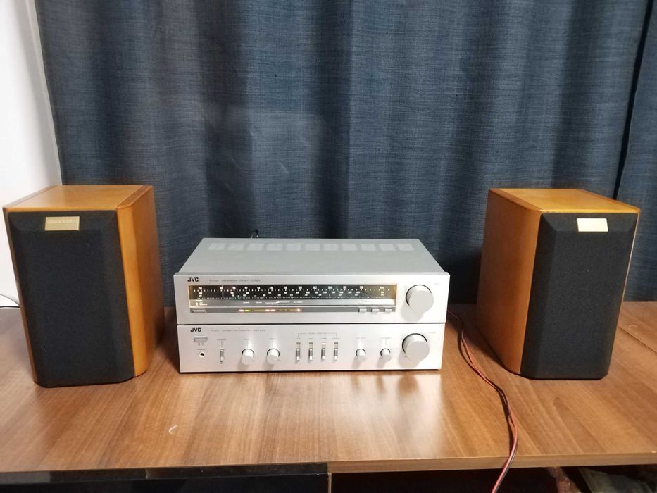 Amplificator si radio JVC