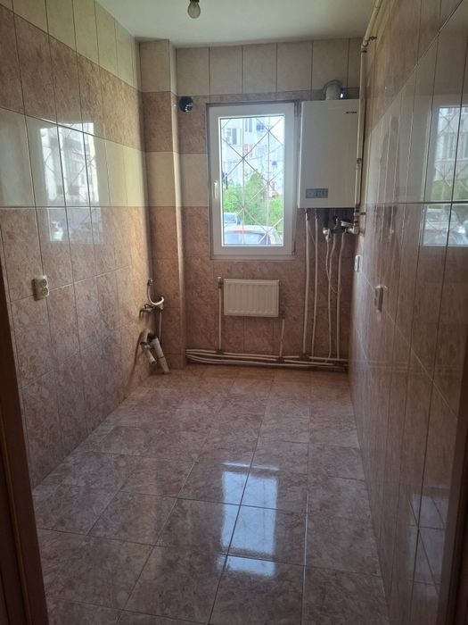 Vand apartament 3 camere