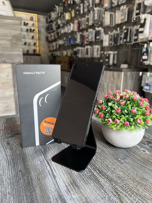 Samsung Galaxy Z Flip 7 SE - SH 24 Luni Garantie