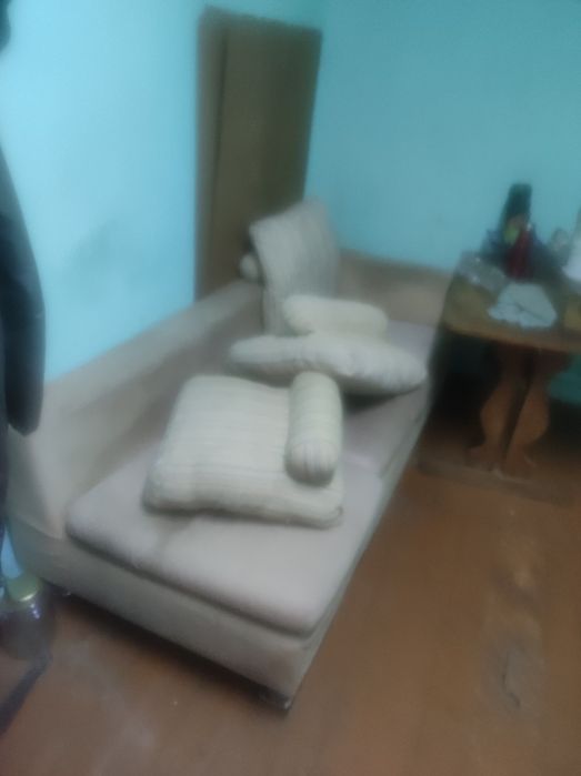 Продам-Диван со съемными подушками