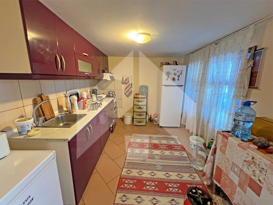 Продава еднофамилна, тухлена къща в с. Струйно (обл. Шумен). ТОП имот!