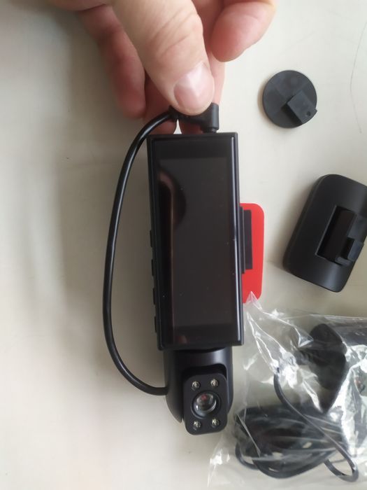 Продам виде регистратор с двумя камерами