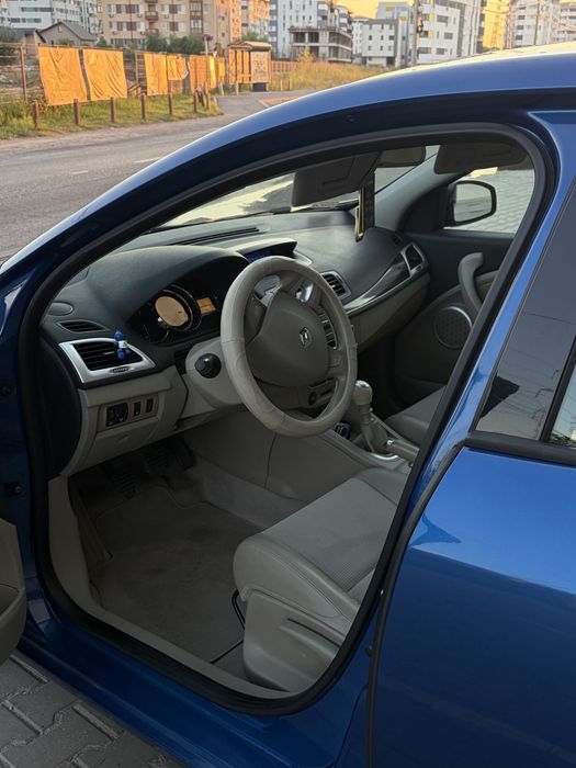 RENAULT Megane 2011 — imagine 4