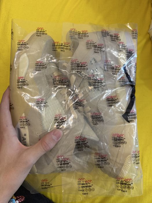 Нови Jordan 4 Off-White, номер 45 – с резервни връзки