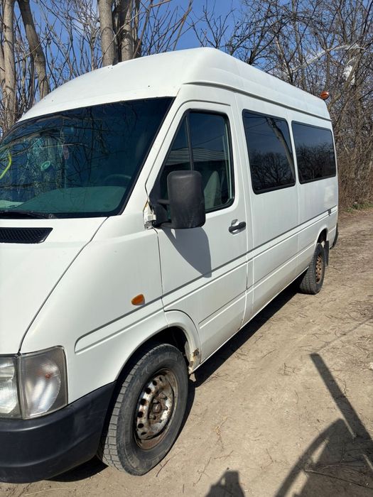 Vând bus 8+1  wv LT 35