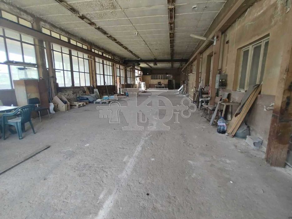 Продава се Промишлена сграда в Добрич, Промишлена зона - Запад - 842 кв.м за 297 €/кв.м - Снимка #1