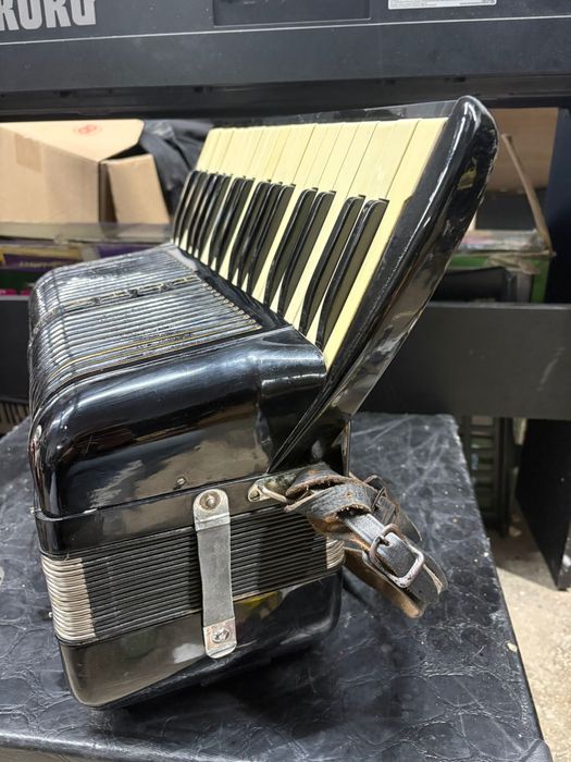 Acordoen Hohner Verdi 1A cu 60 de basi