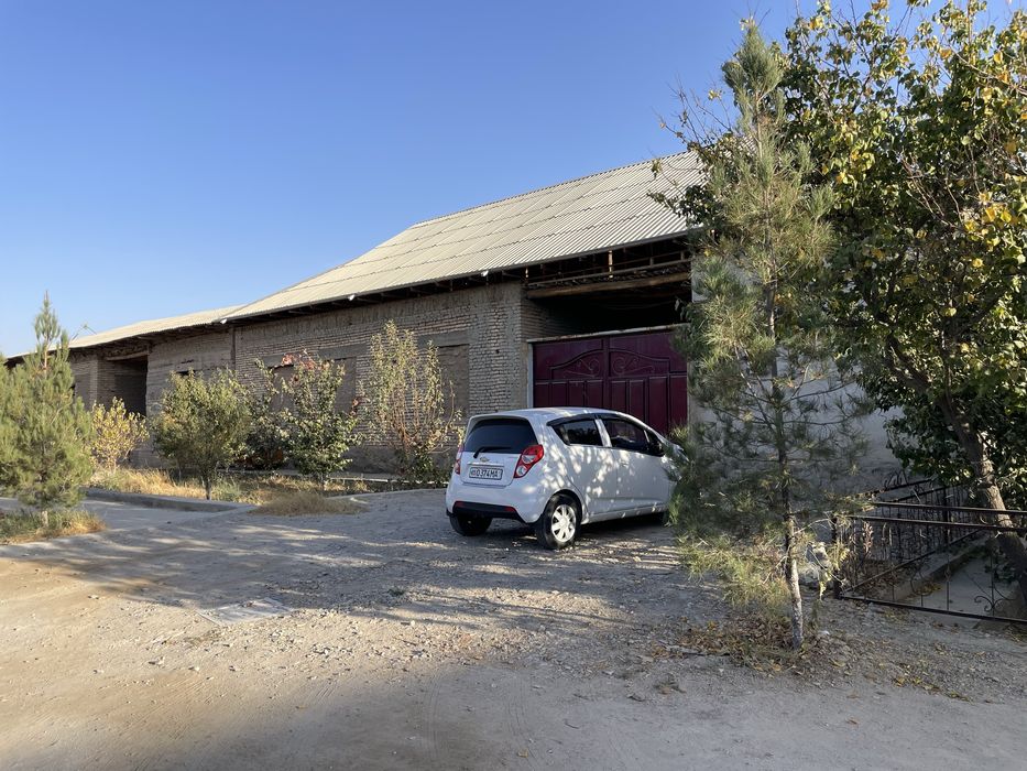 Navoiy shahri Umid qo’rg’onidan hovli sotiladi