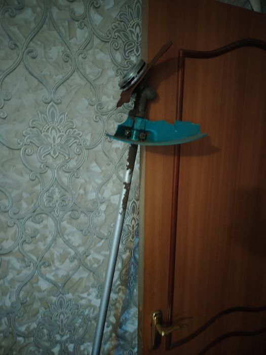 Бензиновый тример