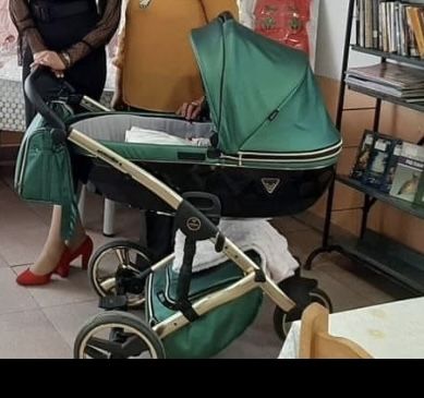 Луксозна детска количка