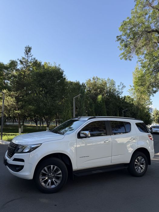 Trablezer 2020 yil Oq rang 4x4