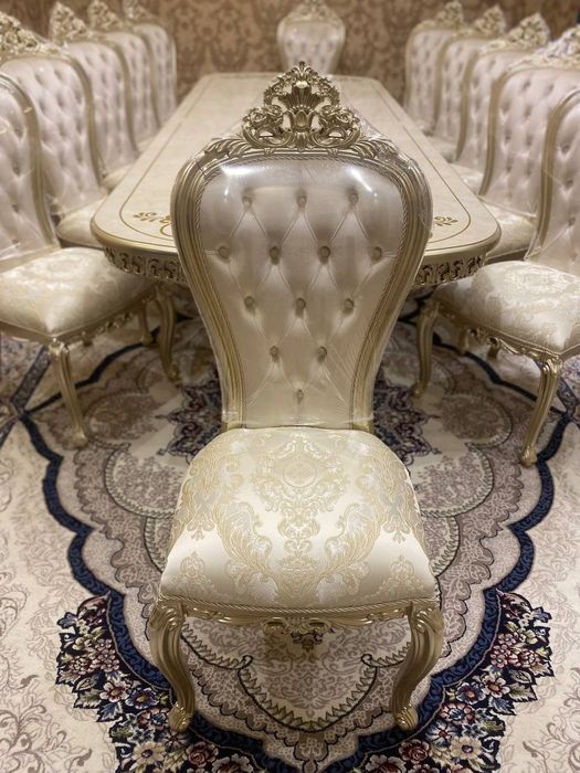 Цехтан жозибакор стол ва стуллар