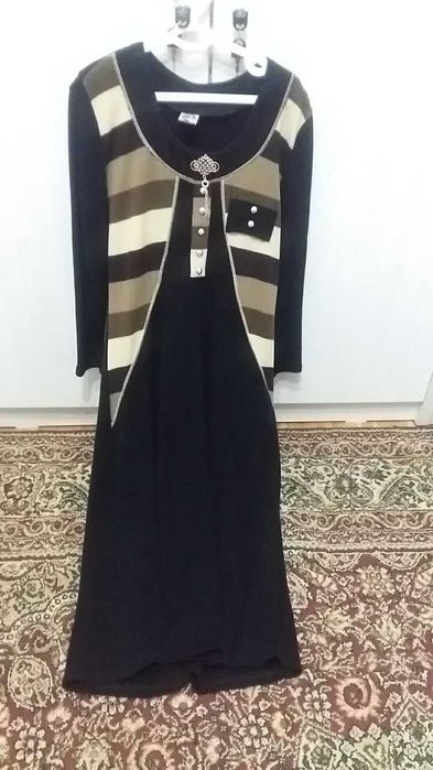 Платья праздничные и простые в отличном состоянии