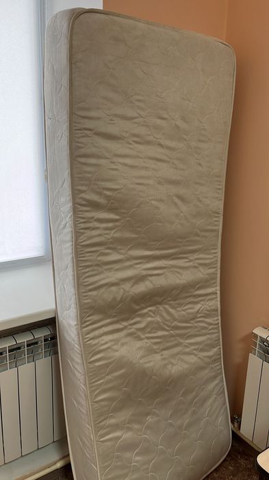 Отдам односпальный матрас даром