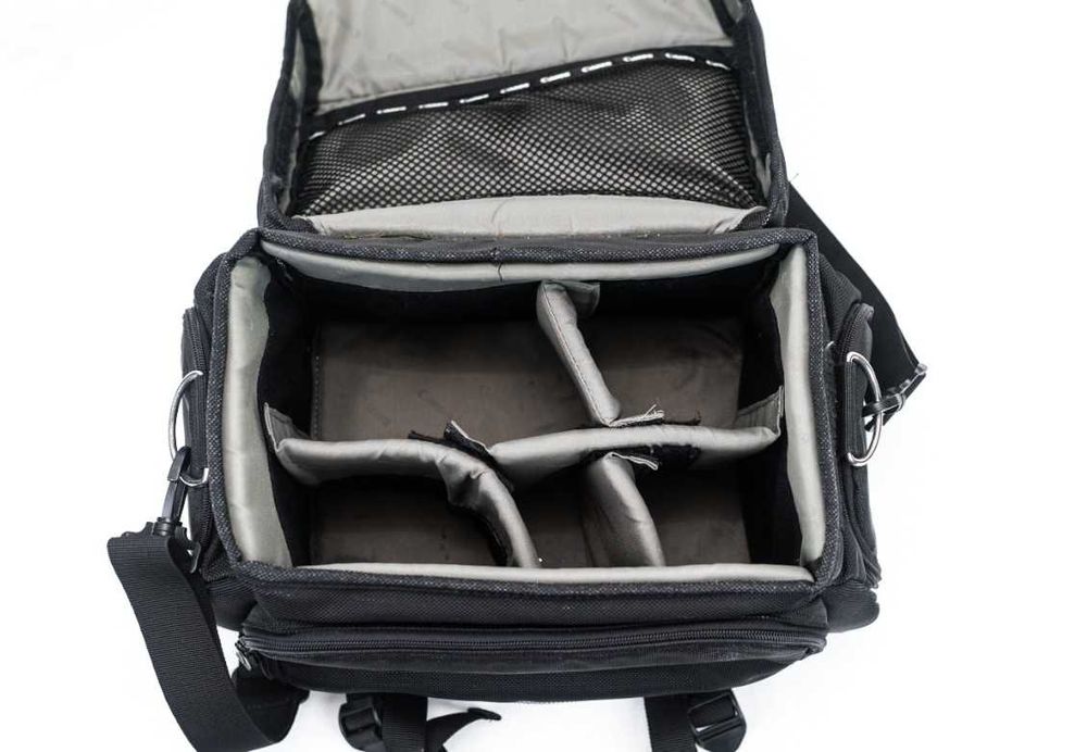 Geanta foto Canon. Dimensiuni: 35 x 23 x 23 cm