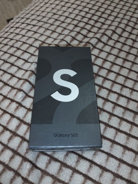 Samsung galaxy S22 256