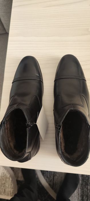 Vând cizme de piele îmblănite noi Nr 44