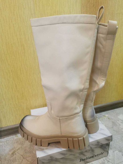 Дамски ефектни ботуши