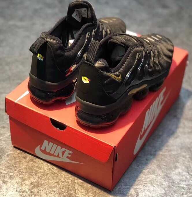 Оригинални маратонки Nike Air Vapormax TN Gold налични 43 номер