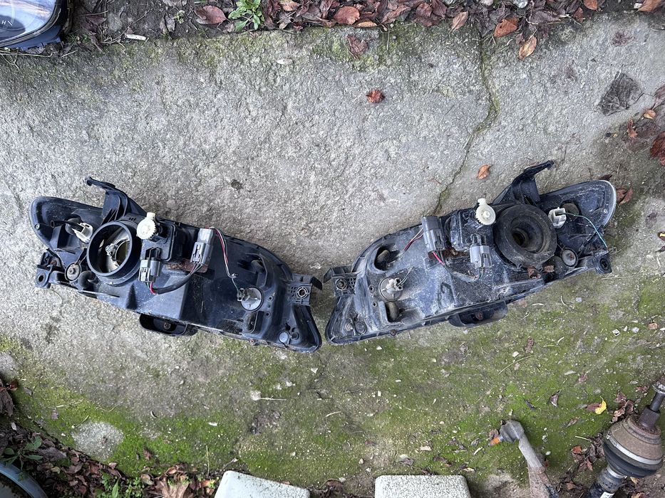 Фарове Mazda 323F 1998Година