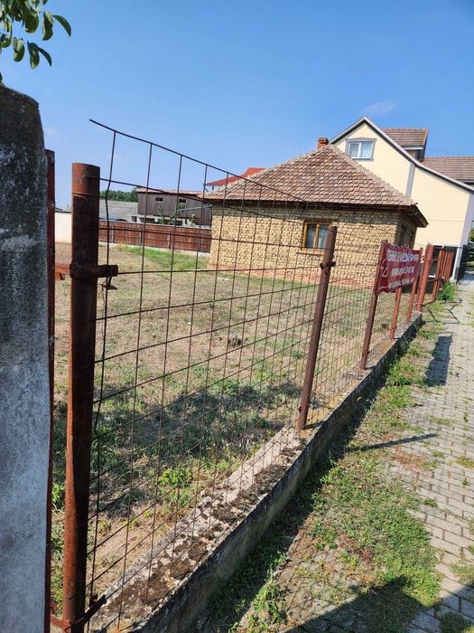 Teren intravilan 7612 mp Curtici – 26m front stradal, utilități, acces asfalt