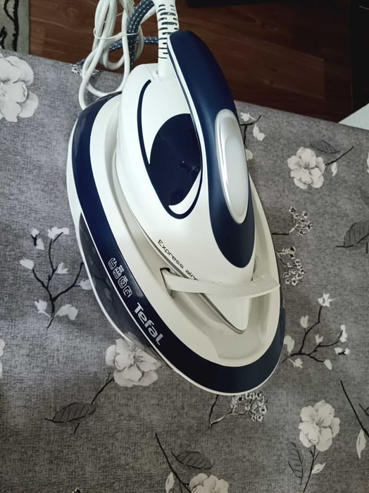 Statie de călcat Tefal Express airglide