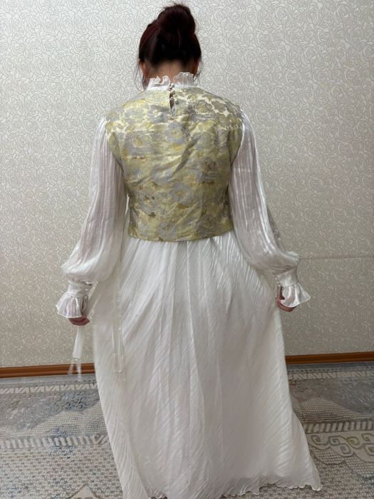 Платье трапеция с накидкой.