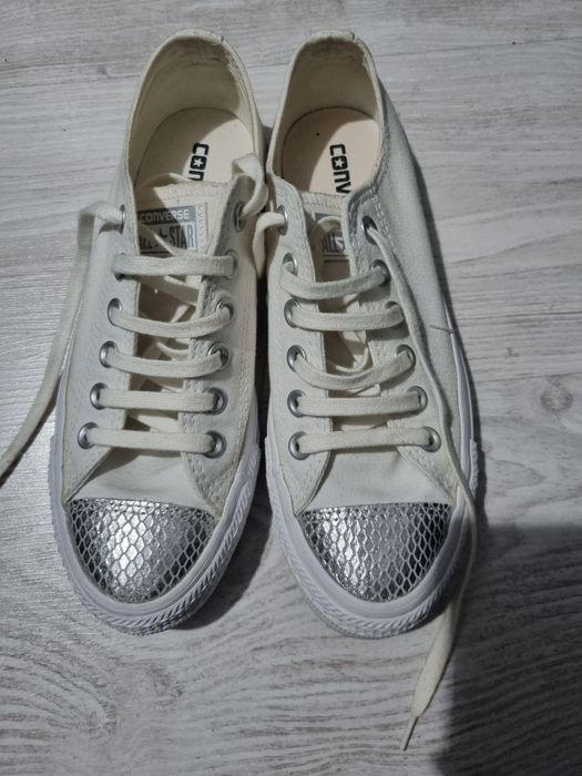 Tenesi converse marimea 37.5