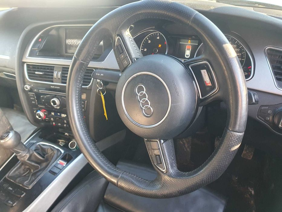 Dezmembrez Audi A5 S Line 2.0TDI 2013